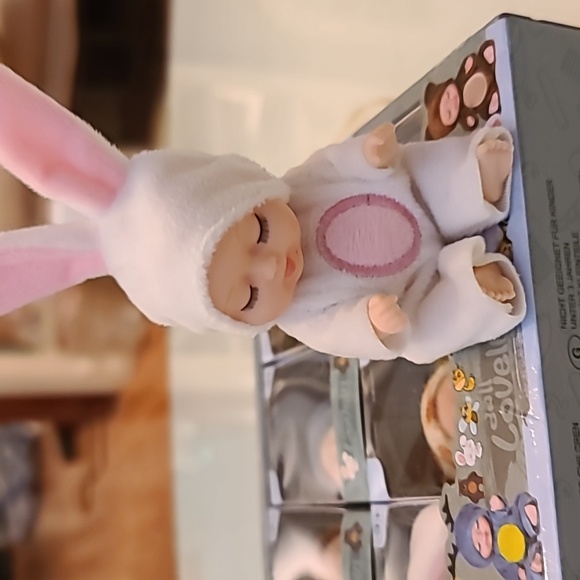 Six Doll Set. - Picture 8 of 8